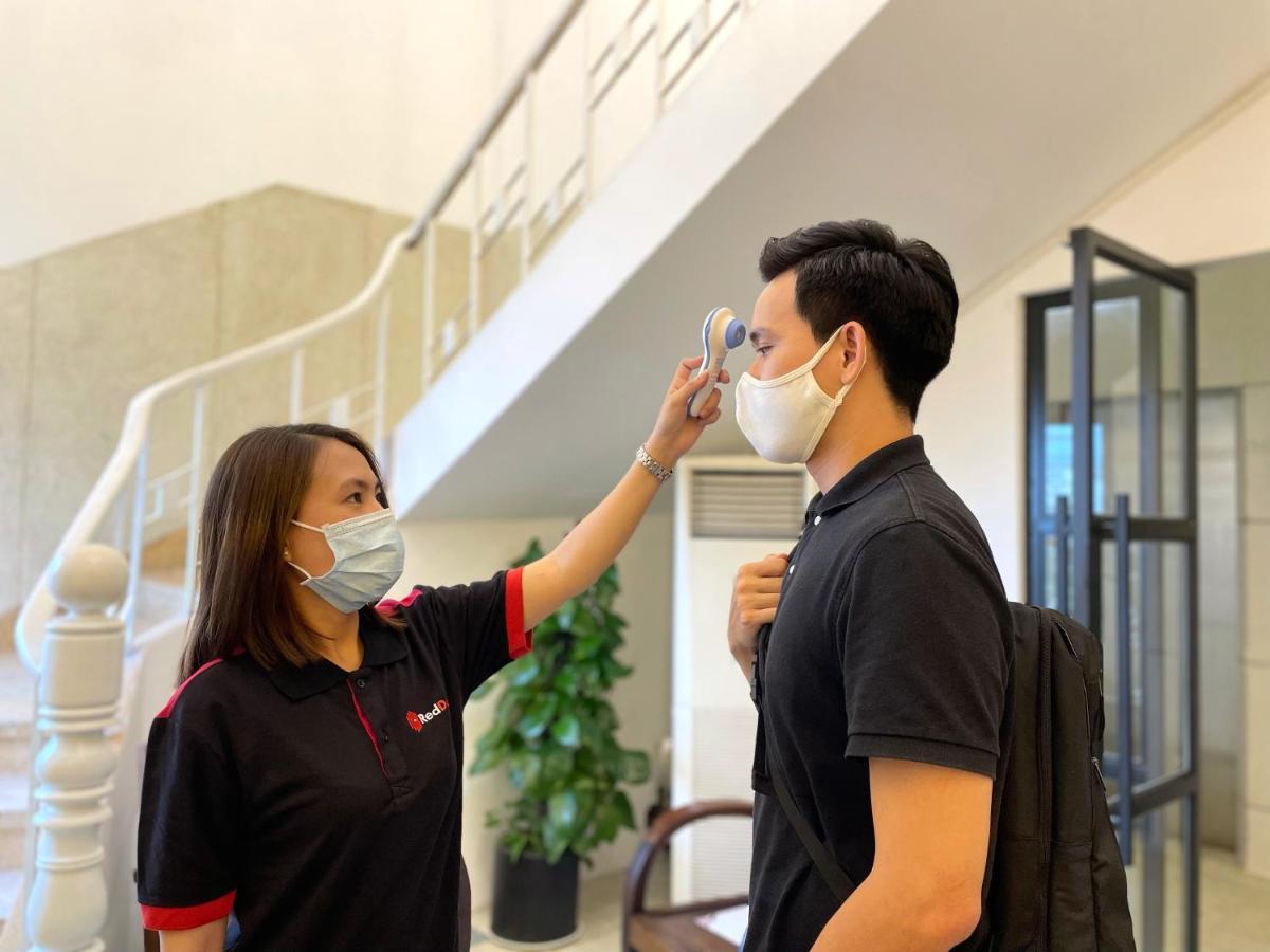 Reddoorz Tuan Viet Hotel Dinh Tien Hoang โฮจิมินห์ซิตี้ ภายนอก รูปภาพ