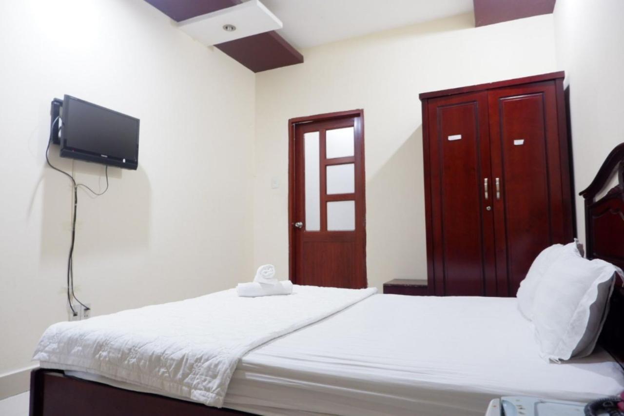 Reddoorz Tuan Viet Hotel Dinh Tien Hoang โฮจิมินห์ซิตี้ ภายนอก รูปภาพ