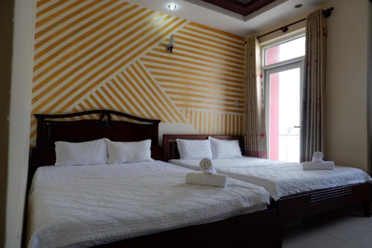 Reddoorz Tuan Viet Hotel Dinh Tien Hoang โฮจิมินห์ซิตี้ ภายนอก รูปภาพ