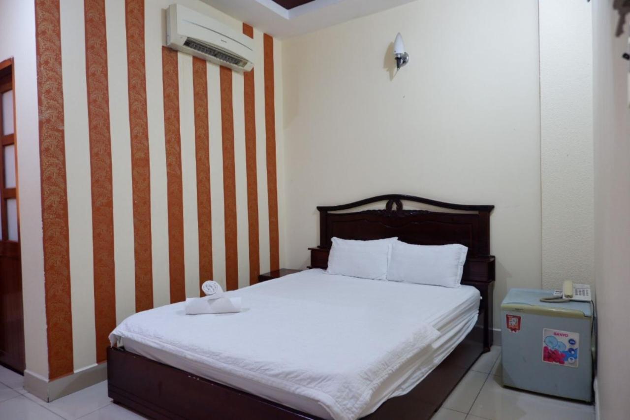 Reddoorz Tuan Viet Hotel Dinh Tien Hoang โฮจิมินห์ซิตี้ ภายนอก รูปภาพ